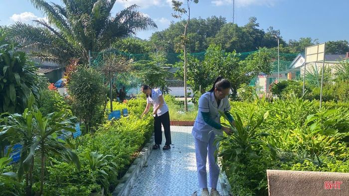 Xây dựng cơ sở y tế xanh - sạch - đẹp - an toàn và không khói thuốc sẽ góp phần mang đến sự tin tưởng, thoải mái cho người bệnh.