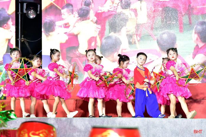 Chương trình văn nghệ sôi động, đặc sắc...