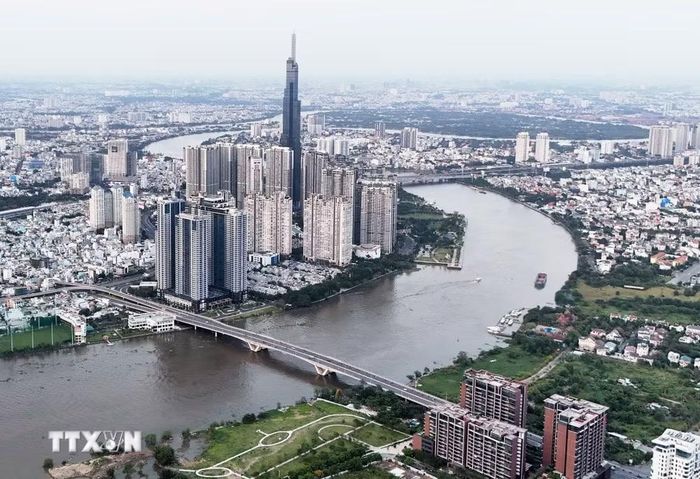Đường ven sông Sài Gòn. (Ảnh: Hồng Đạt/TTXVN)