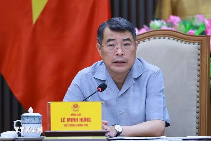 Thủ tướng Lê Minh Hưng chủ trì họp tháo gỡ khó khăn, vướng mắc, đẩy nhanh tiến độ các dự án giao thông trọng điểm. (Ảnh: Dương Giang/TTXVN)