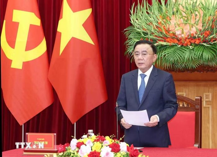 Thường trực Ban Bí thư Trần Cẩm Tú phát biểu tại buổi tiếp Đoàn cán bộ cấp Thứ trưởng và tương đương của Đảng Nhân dân Cách mạng Lào. (Ảnh: Phương Hoa/TTXVN)