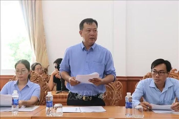 Đại diện UBND xã Đông Hiệp cho biết hiện nay, việc phát triển thêm sản phẩm OCOP trên địa bàn xã còn gặp nhiều khó khăn: chủ thể thiếu kinh phí tái chứng nhận, không mặn mà đăng ký OCOP, thiếu máy móc, thiết bị...