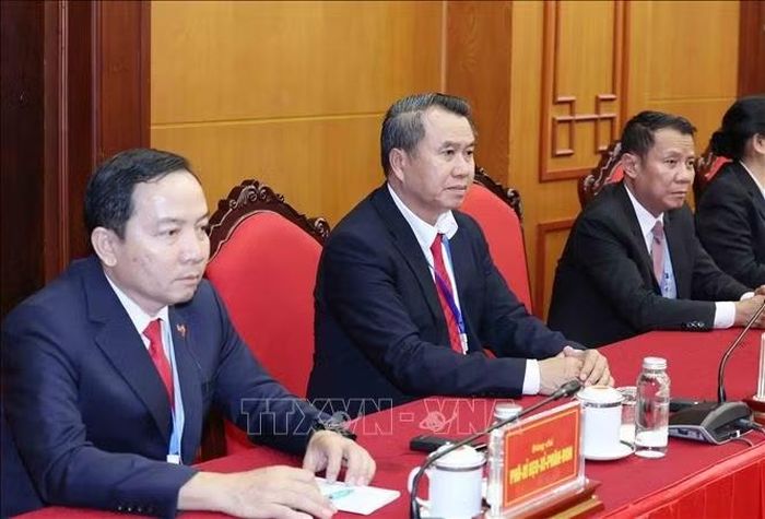 Các đồng chí cán bộ cấp Thứ trưởng và tương đương của Đảng Nhân dân Cách mạng Lào tham dự buổi tiếp. Ảnh: Phương Hoa/TTXVN