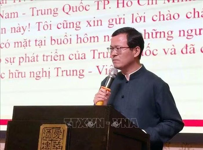 Ông Từ Châu, quyền Tổng lãnh sự Trung Quốc tại Thành phố Hồ Chí Minh phát biểu tại buổi họp mặt.