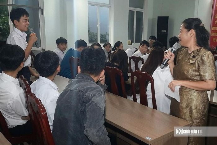 Học sinh được khuyến cáo không cổ vũ, quay clip hoặc chia sẻ nội dung có thể khiến người bị bắt nạt tiếp tục tổn thương.