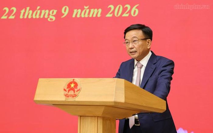 Phó Chủ nhiệm Văn phòng Chính phủ Nguyễn Danh Huy phát biểu nhận nhiệm vụ (Ảnh: VGP).