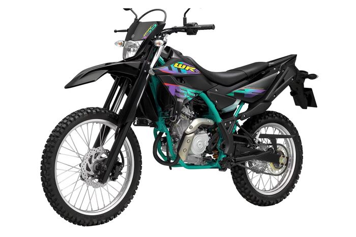Yamaha WR155R 2026 sử dụng bánh trước 21 inch, bánh sau 18 inch cùng khoảng sáng gầm lớn, phù hợp với nhu cầu di chuyển trên đường xấu và địa hình nhẹ. Ảnh: Yamaha.