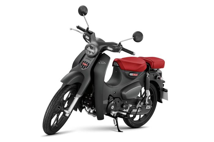 Super Cub C125 2026 giữ nguyên kiểu dáng đặc trưng với đèn pha tròn, thân xe chữ S, yên rời và bộ mâm 17 inch. Ảnh: Honda.