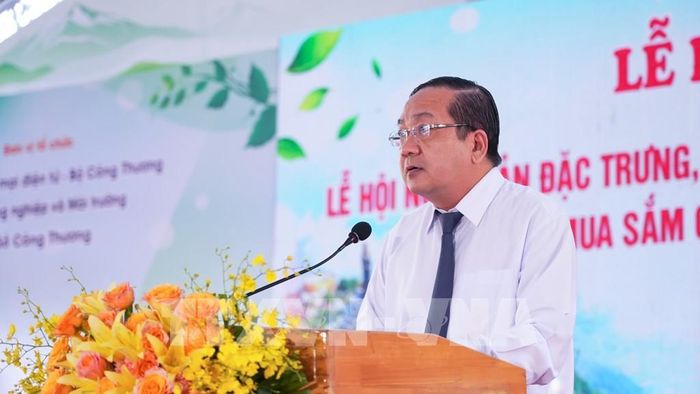 Phó Chủ tịch UBND tỉnh Tây Ninh Nguyễn Minh Lâm phát biểu khai mạc Lễ hội. Ảnh: Minh Phú - TTXVN