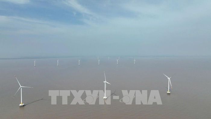 Công nghiệp năng lượng là một trong các ngành được ưu tiên phát triển trong chiến lược phát triển kinh tế biển của Đồng Tháp. Ảnh: Công Trí - TTXVN