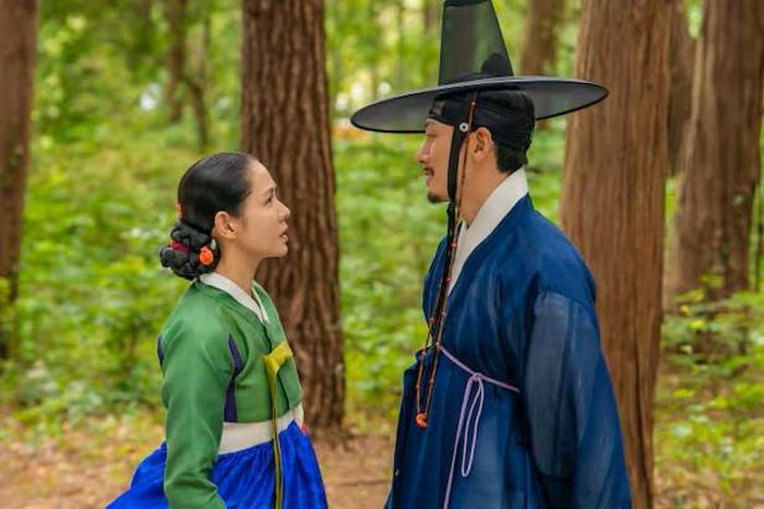 Ji Chang Wook kết hợp cùng Son Ye Jin trong phim. (Ảnh từ Chosun)