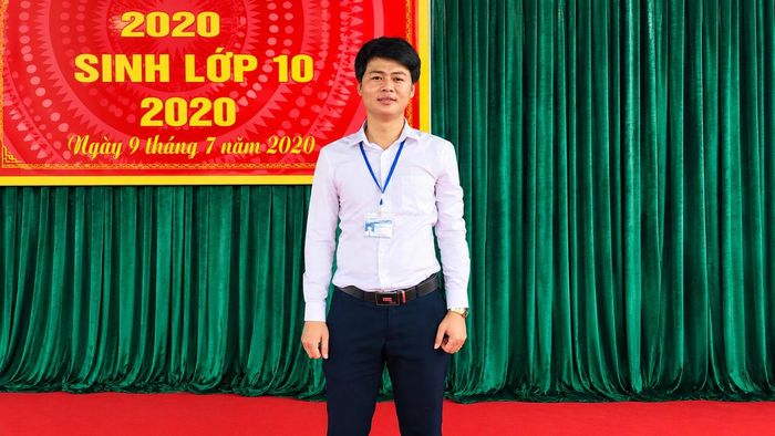 Thầy giáo Nguyễn Mạnh Quang.