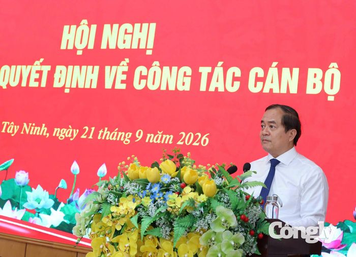 Ông Nguyễn Hồng Thanh phát biểu nhận nhiệm vụ.
