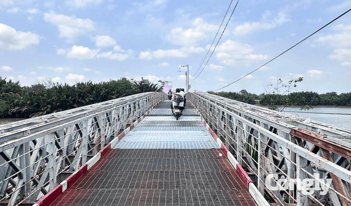 Cầu Rạch Dơi hiện hữu kết nối khu vực TP.HCM với Cần Giuộc, tỉnh Tây Ninh.