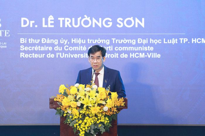 TS.Lê Trường Sơn, Bí thư Đảng ủy, Hiệu trưởng Trường Đại học Luật TP.Hồ Chí Minh phát biểu.