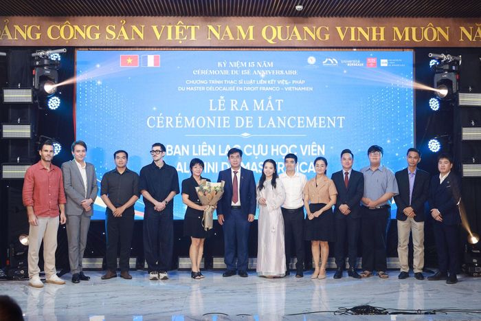 Nghi thức ra mắt ULAW Link – Alumni du Master DICA và Ban liên lạc cựu học viên chương trình liên kết Việt - Pháp