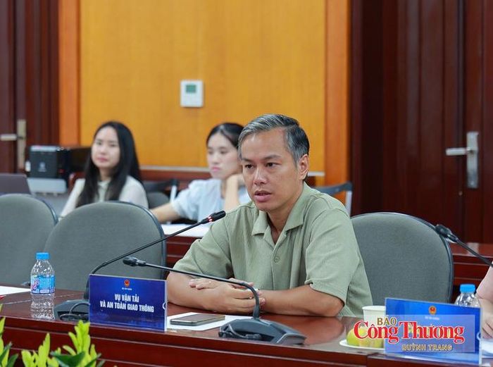 Đại diện Bộ Xây dựng phát biểu tại hội nghị.
