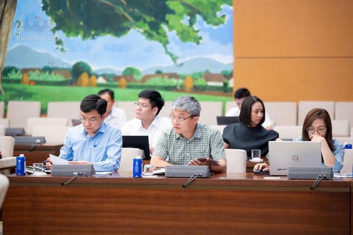 Các đại biểu tham dự Phiên họp. Ảnh: VPQH