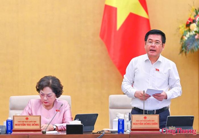 Phó Chủ tịch Quốc hội Nguyễn Hồng Diên phát biểu cho ý kiến hoàn thiện dự án Luật Giao dịch hàng hóa phái sinh.