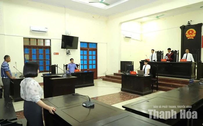 Một phiên tòa xét xử án hành chính được TAND khu vực 5 tổ chức công khai.