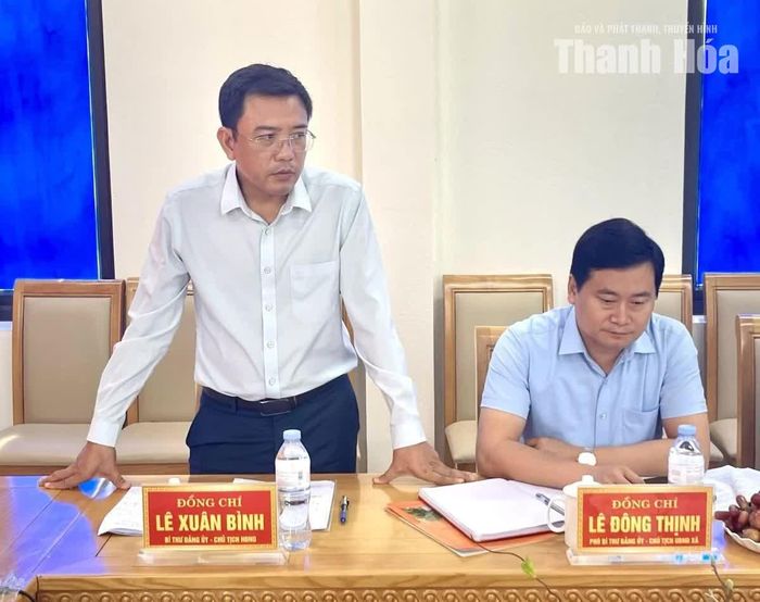 Bí thư Đảng ủy, Chủ tịch HĐND xã Ngọc Trạo Lê Xuân Bình phát biểu ý kiến tại buổi giám sát.