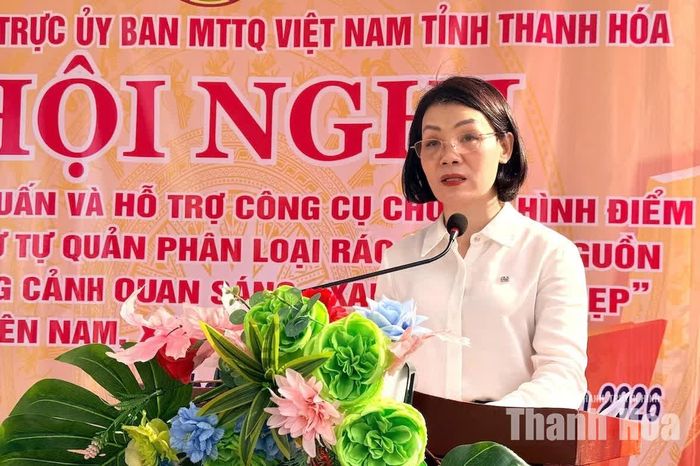 Phó Chủ tịch Thường trực Ủy ban MTTQ tỉnh Đỗ Thị Toán phát biểu tại lễ ra mắt.