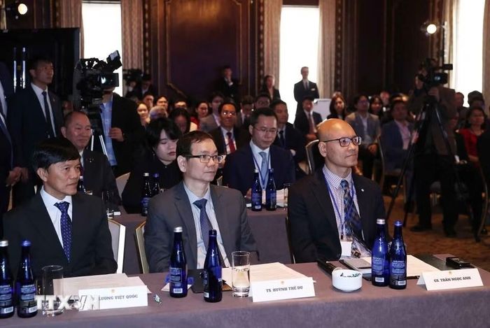 Các chuyên gia, tri thức người Việt Nam tại Mỹ tham dự cuộc gặp Tổng Bí thư, Chủ tịch nước Tô Lâm. Ảnh: TTXVN