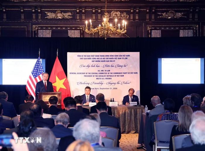 Tại thành phố New York, Tổng Bí thư, Chủ tịch nước Tô Lâm cùng Đoàn đại biểu cấp cao Việt Nam đã gặp những người bạn Hoa Kỳ. Ảnh: TTXVN