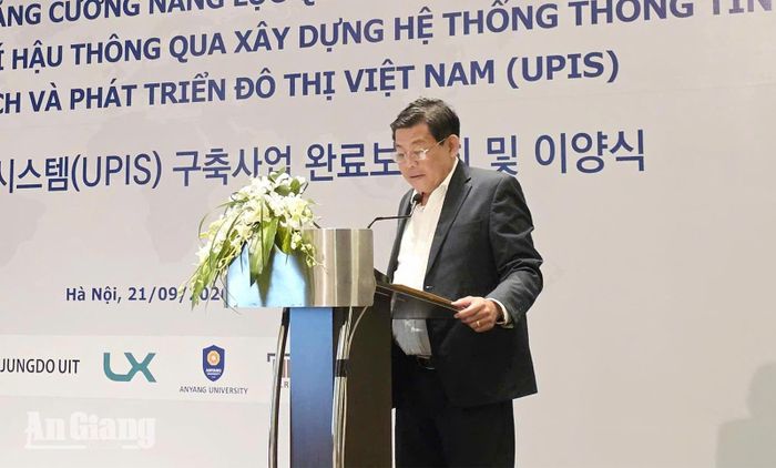 Phó Chủ tịch UBND tỉnh An Giang Ngô Công Thức phát biều tại hội nghị.