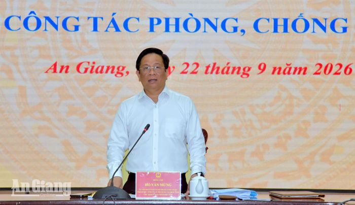 Chủ tịch UBND tỉnh An Giang Hồ Văn Mừng phát biểu chỉ đạo.