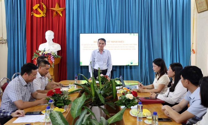 Đồng chí Vũ Minh Hiếu phát biểu tại buổi thăm, tặng quà tại Trường Mầm non Trường Sơn.