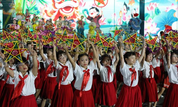  Thiếu nhi thành phố tham gia chương trình. 