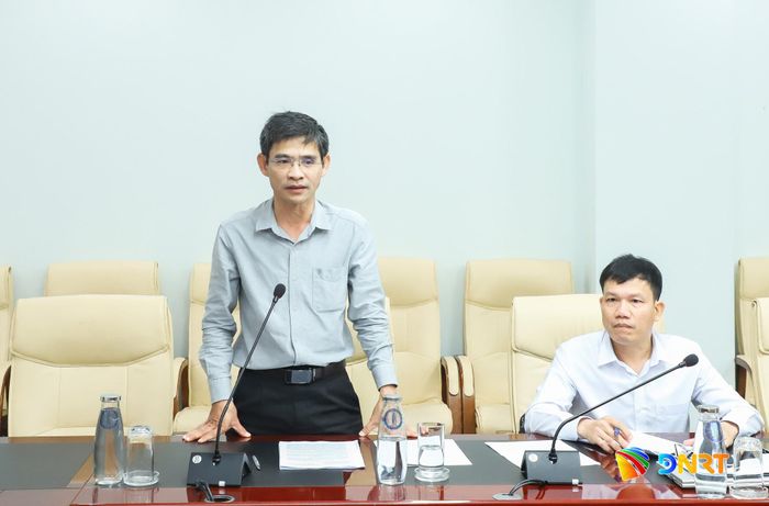 Đại diện Sở Nông nghiệp và Môi trường báo cáo tại cuộc họp. Ảnh: NGỌC PHÚ