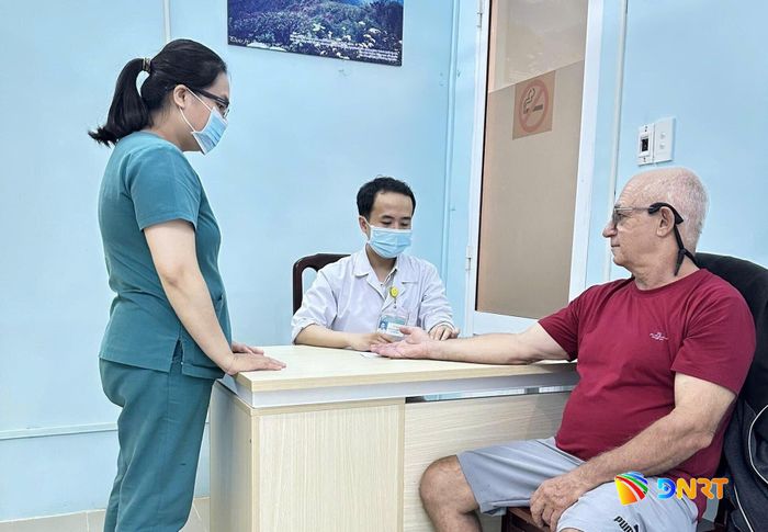 Du khách quốc tế thăm khám tại một cơ sở y tế trên địa bàn thành phố Đà Nẵng. Ảnh minh họa: T.T