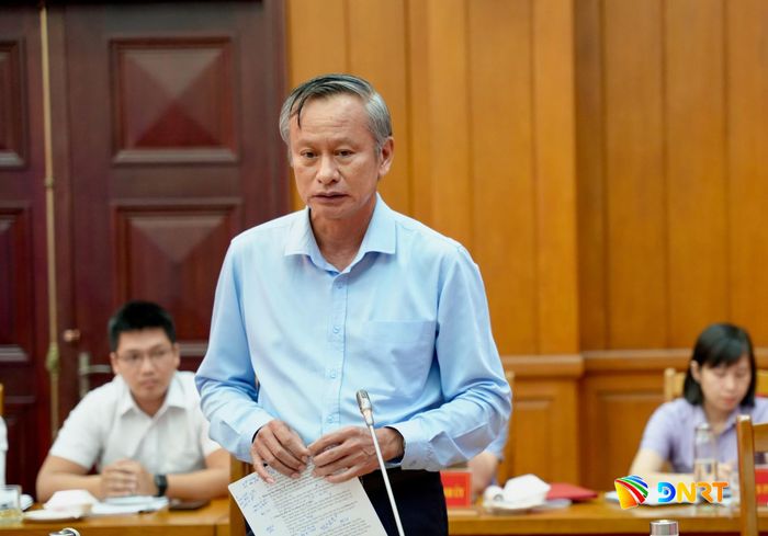 Phó Chủ tịch HĐND thành phố Đoàn Ngọc Hùng Anh trao đổi tại buổi làm việc. Ảnh: T.CÔNG