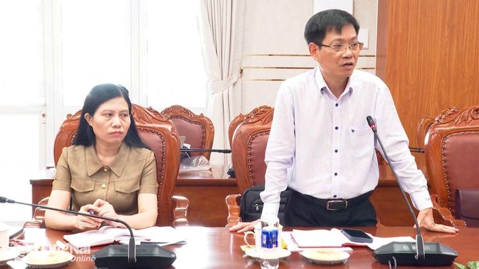Thành ủy viên, Phó Chủ nhiệm Thường trực Ủy ban Kiểm tra Thành ủy Lê Việt Hùng phát biểu tại hội nghị. Ảnh: Quốc Việt
