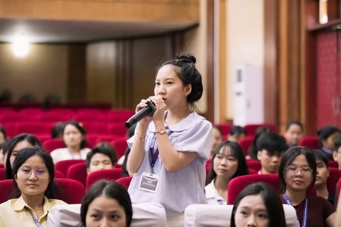 Cẩm Ly nay đã bước vào giảng đường đại học, với nhiều dự định cho tương lai. Ảnh: NVCC
