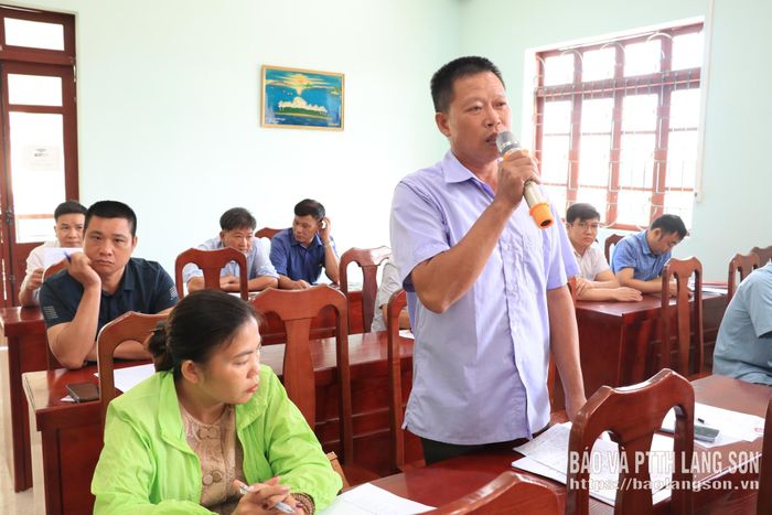 Đại diện hợp tác xã nêu ý kiến tại hội nghị