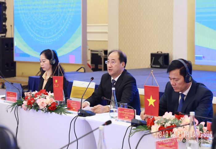 Đồng chí Trưởng đoàn đại biểu Viện Kiểm sát nhân dân tối cao Trung Quốc phát biểu tại hội nghị