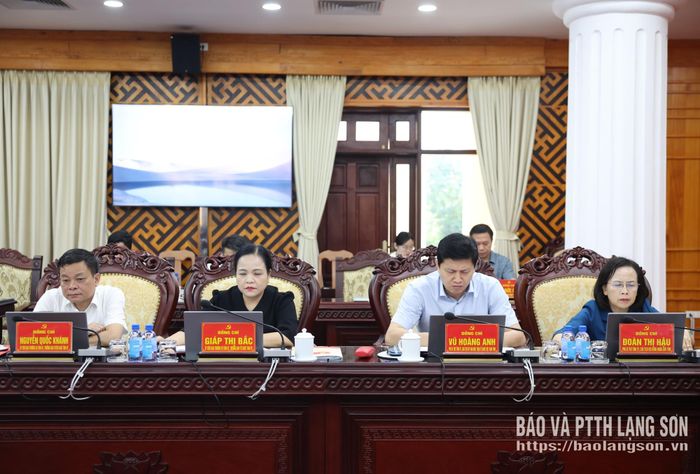 Các đại biểu dự hội nghị