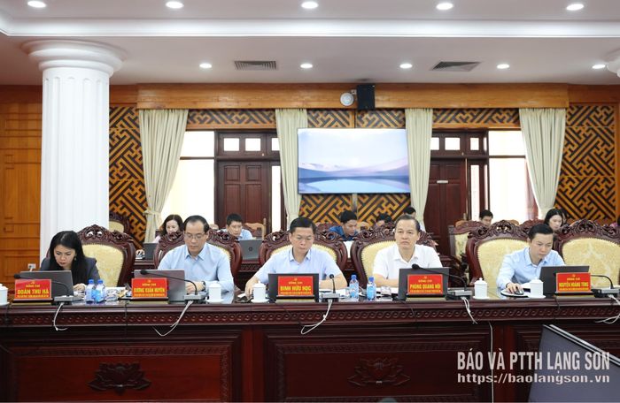 Các đại biểu dự hội nghị