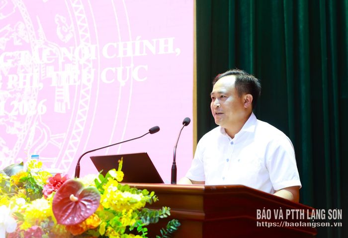 Đồng chí Lương Trọng Quỳnh, Ủy viên Ban Thường vụ Tỉnh ủy, Trưởng Ban Nội chính Tỉnh ủy phát biểu bế mạc hội nghị