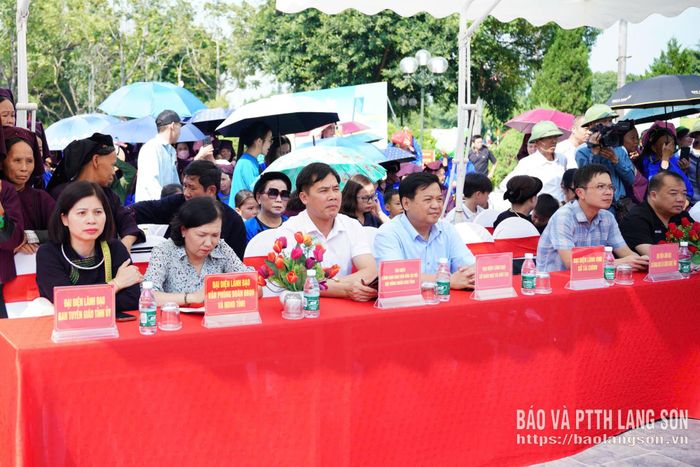 Các đại biểu dự chương trình 