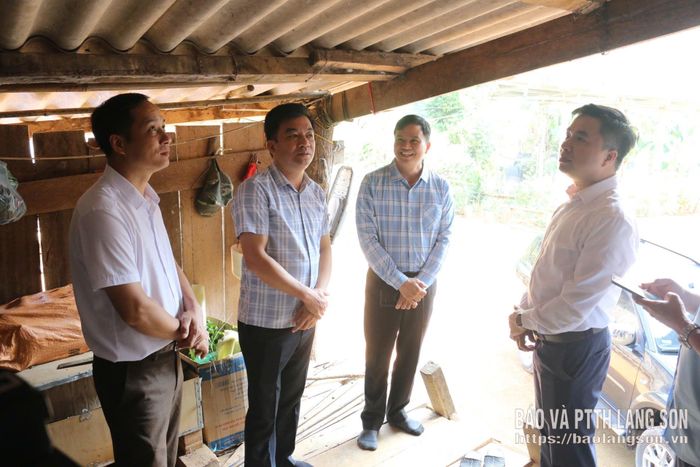 Đoàn khảo sát thực tế việc thực hiện nhóm điều kiện về kết cấu hạ tầng, dịch vụ cần thiết bảo đảm phục vụ khách du lịch