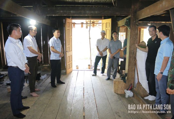 Đoàn khảo sát thực tế tại hộ kinh doanh homestay