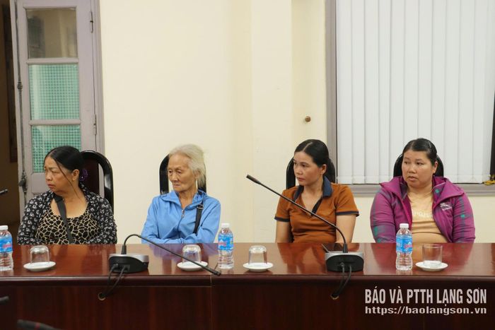 Đại diện tiểu thương, hội kinh doanh tham dự hội nghị đối thoại