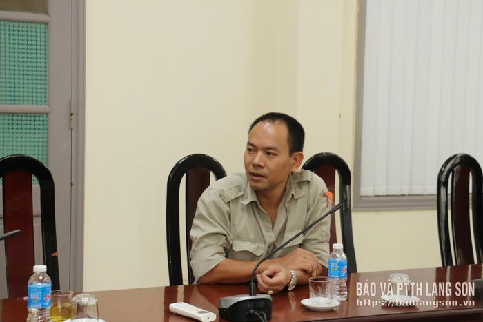 Đại diện tiểu thương phát biểu ý kiến tại hội nghị 