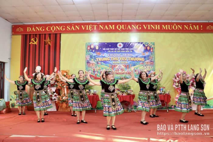 Tiết mục văn nghệ biểu diễn tại chương trình