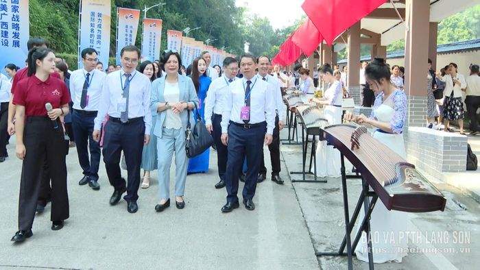 Đoàn đại biểu tỉnh Lạng Sơn, Việt Nam tham quan tại Lễ hội du lịch biên giới Trung – Việt năm 2026