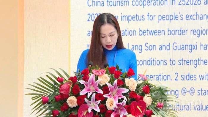  Lãnh đạo Sở Văn hóa, Thể thao và Du lịch tỉnh Lạng Sơn, Việt Nam phát biểu tại lễ khai mạc